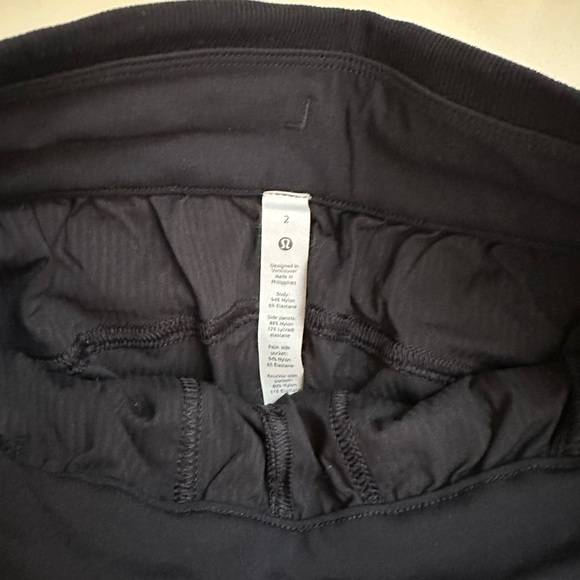 worn once lululemon joggers - Picture 3 of 3